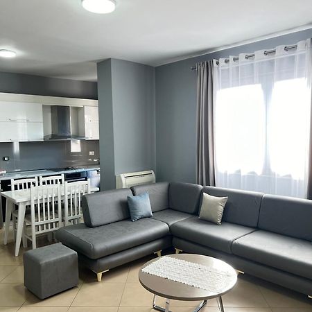 Boulevard Views - Spacious Tirana Apartment Exterior foto
