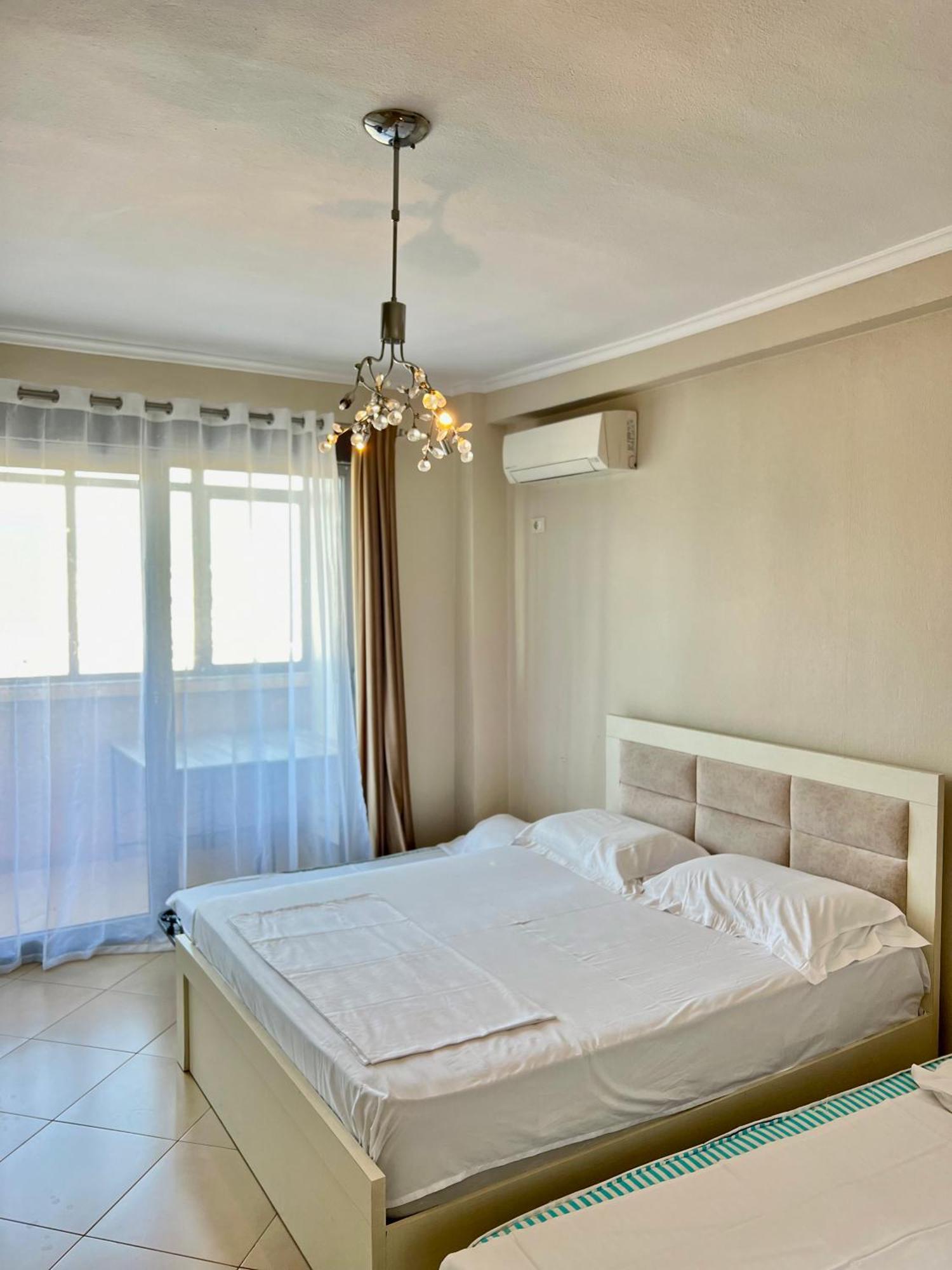 Boulevard Views - Spacious Tirana Apartment Exterior foto